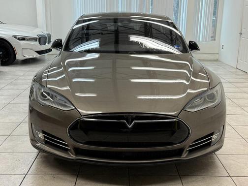 2015 Tesla Model S 70D