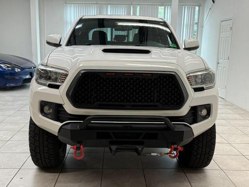 2016 Toyota Tacoma TRD Sport