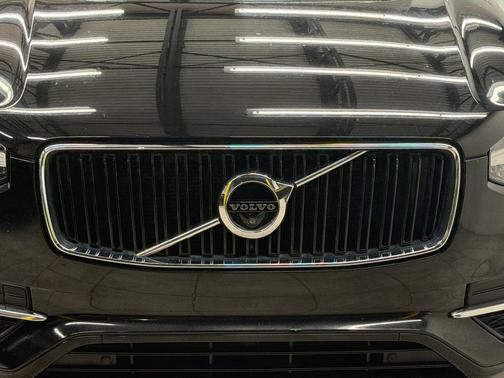 Onyx Black Metallic 2016 Volvo XC90 T6 Momentum