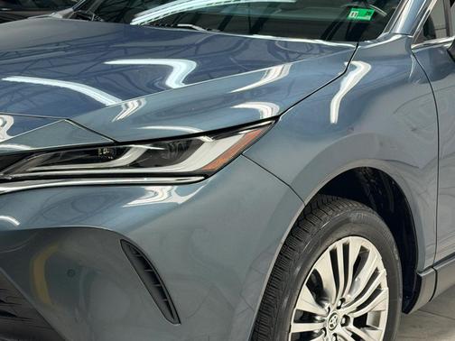 2023 Toyota Venza XLE