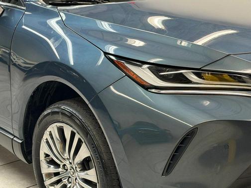 2023 Toyota Venza XLE