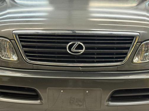 2002 Lexus LX 470 Base