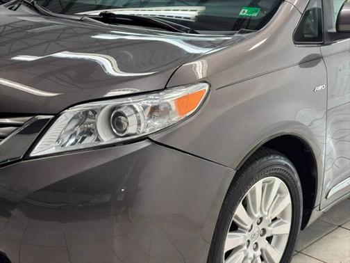 2016 Toyota Sienna XLE Premium
