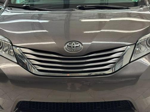 2016 Toyota Sienna XLE Premium