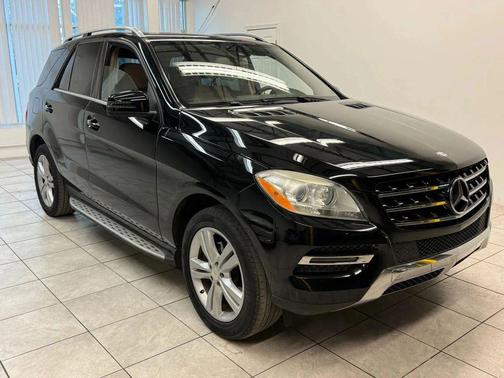 Black 2013 Mercedes-Benz M-Class ML 350 Sport Utility 4D