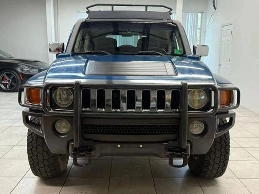 Superior Blue 2006 Hummer H3 Base