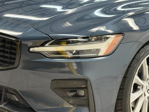 2021 Volvo S60 T5 Momentum