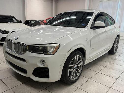 White 2018 BMW X4 xDrive28i