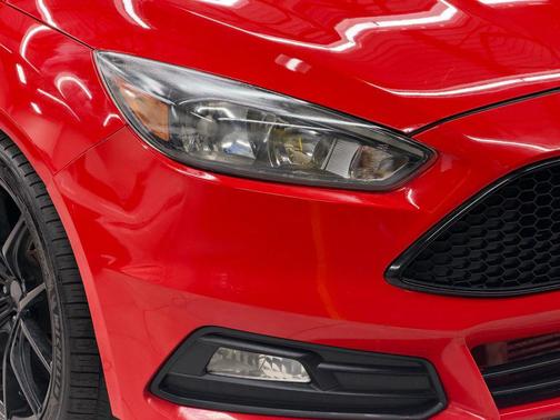 Race Red 2017 Ford Focus ST