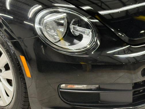 Black Uni 2014 Volkswagen Beetle Auto 1.8T Entry