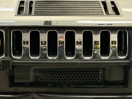 2004 Hummer H2 Base