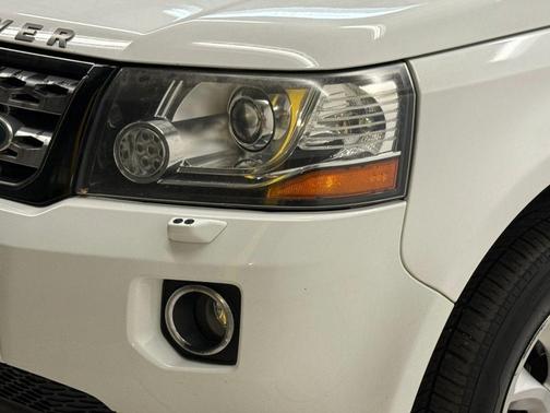 2014 Land Rover LR2 HSE Sport Utility 4D