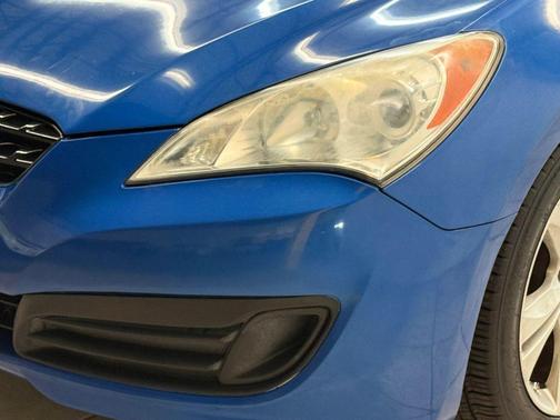2011 Hyundai Genesis Coupe 2.0T Premium