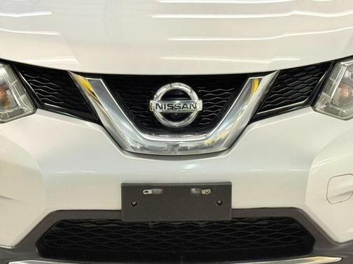 Brilliant Silver 2016 Nissan Rogue SV