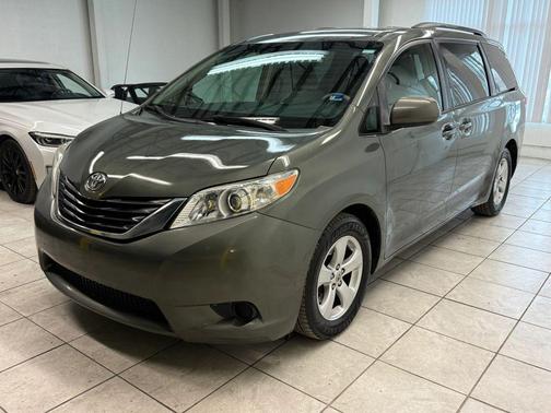 2013 Toyota Sienna LE