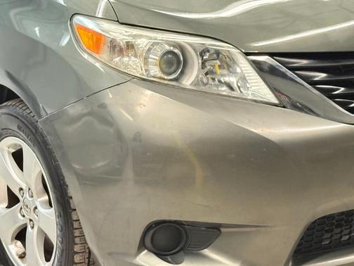 2013 Toyota Sienna LE