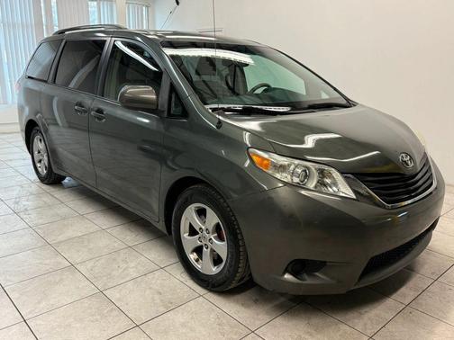 2013 Toyota Sienna LE