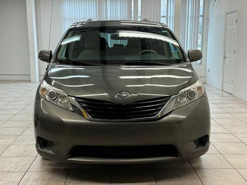 2013 Toyota Sienna LE