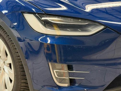 Deep Blue Metallic 2016 Tesla Model X 75D
