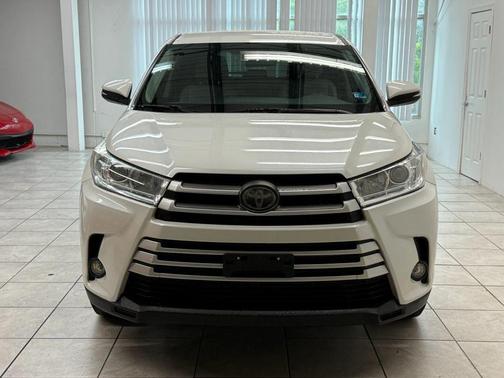 Blizzard Pearl 2017 Toyota Highlander LE Plus