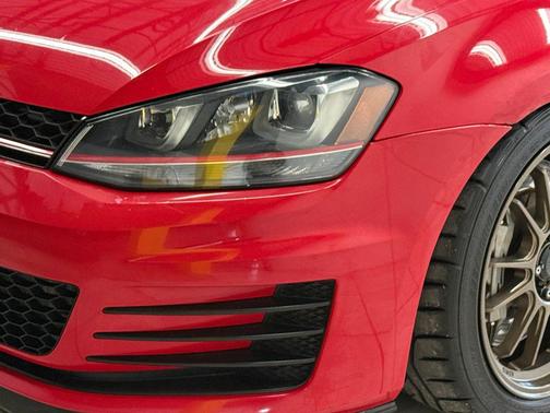 2017 Volkswagen Golf GTI 2.0T S 4-Door