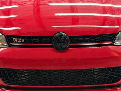 2017 Volkswagen Golf GTI 2.0T S 4-Door