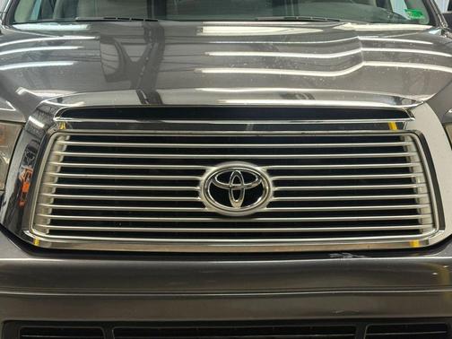 2011 Toyota Tundra Grade