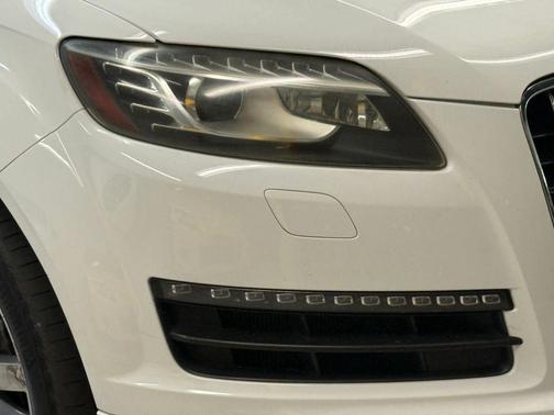 White 2014 Audi Q7 3.0T Premium Plus