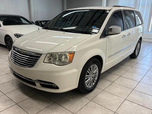 2013 Chrysler Town & Country Touring-L