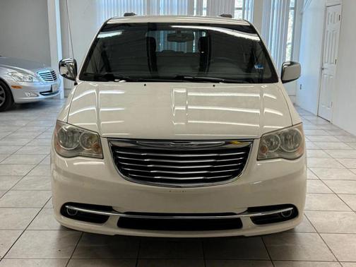 2013 Chrysler Town & Country Touring-L