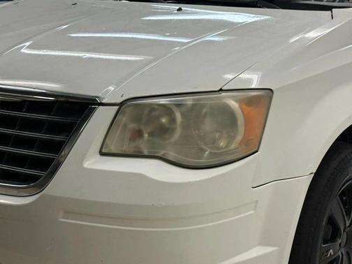 2008 Chrysler Town & Country LX