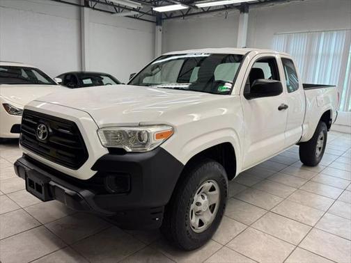 2017 Toyota Tacoma SR