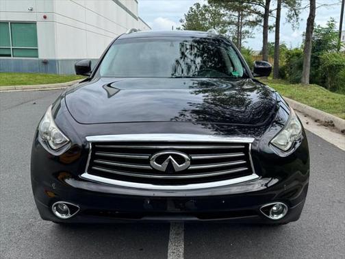 2016 INFINITI QX70 Base