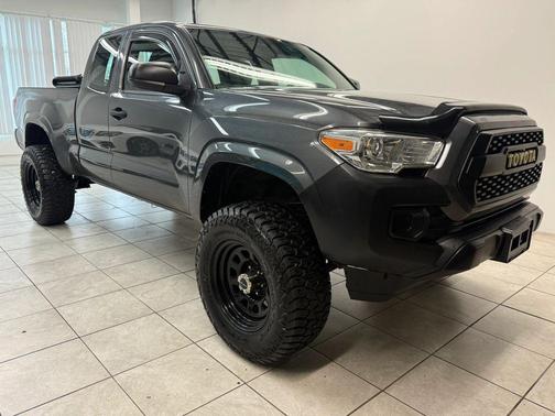2017 Toyota Tacoma SR