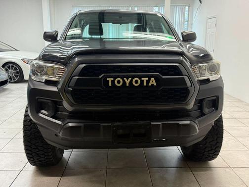 2017 Toyota Tacoma SR