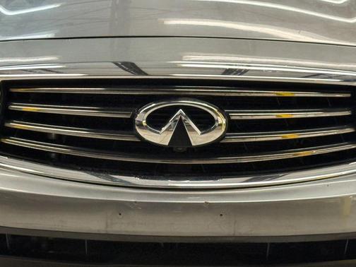 2014 INFINITI QX70 Base