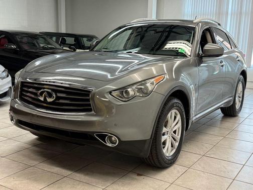 2014 INFINITI QX70 Base