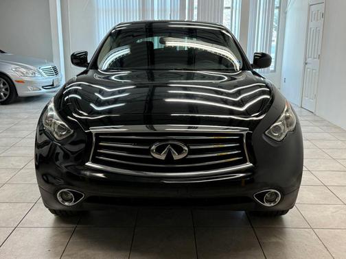Black 2016 INFINITI QX70 Base