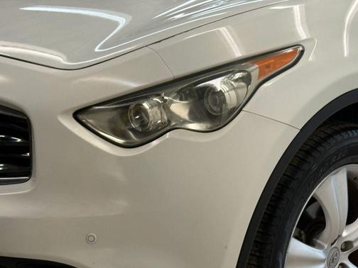 2011 INFINITI FX35 Base