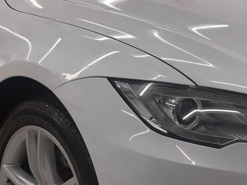White 2013 Tesla Model S Sedan 4D
