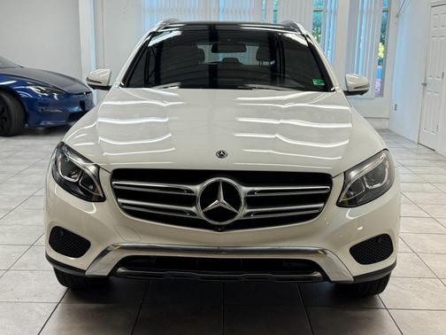 2018 Mercedes-Benz GLC 300 Base