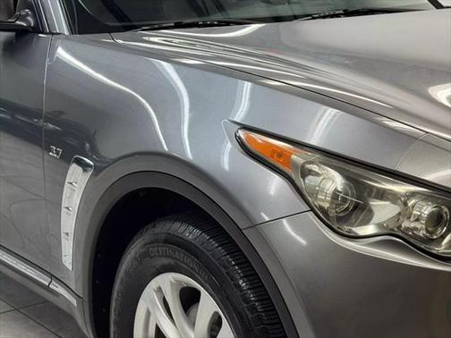 2015 INFINITI QX70 Base