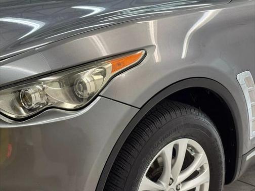 2015 INFINITI QX70 Base