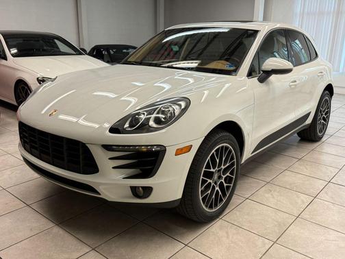 White 2015 Porsche Macan Macan Sport Edition