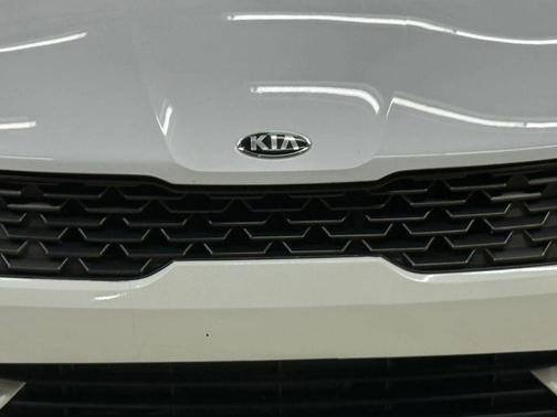 Glacial White Pearl 2021 Kia K5 LXS
