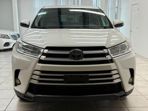 2017 Toyota Highlander LE Plus