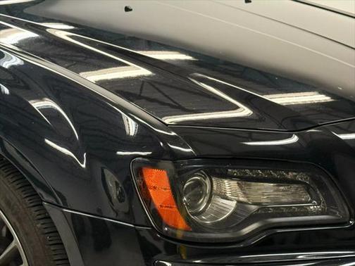 2013 Chrysler 300C Varvatos Collection