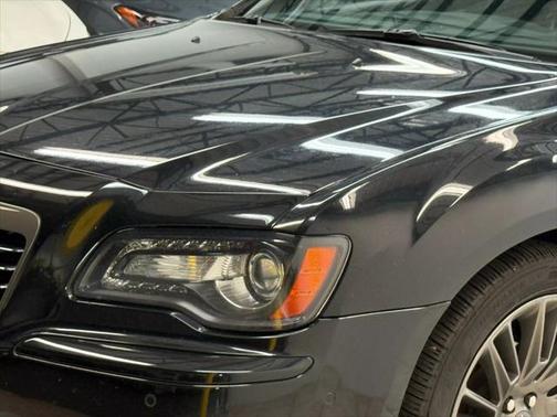 2013 Chrysler 300C Varvatos Collection