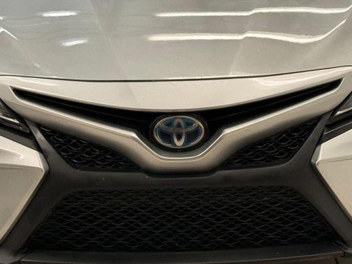 2018 Toyota Camry Hybrid SE