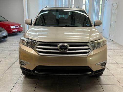 Sandy Beach Metallic 2013 Toyota Highlander Limited
